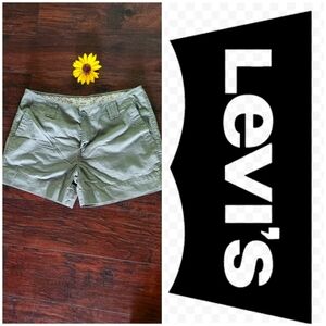 Levi's Olive Casual Shorts 🌀🌟